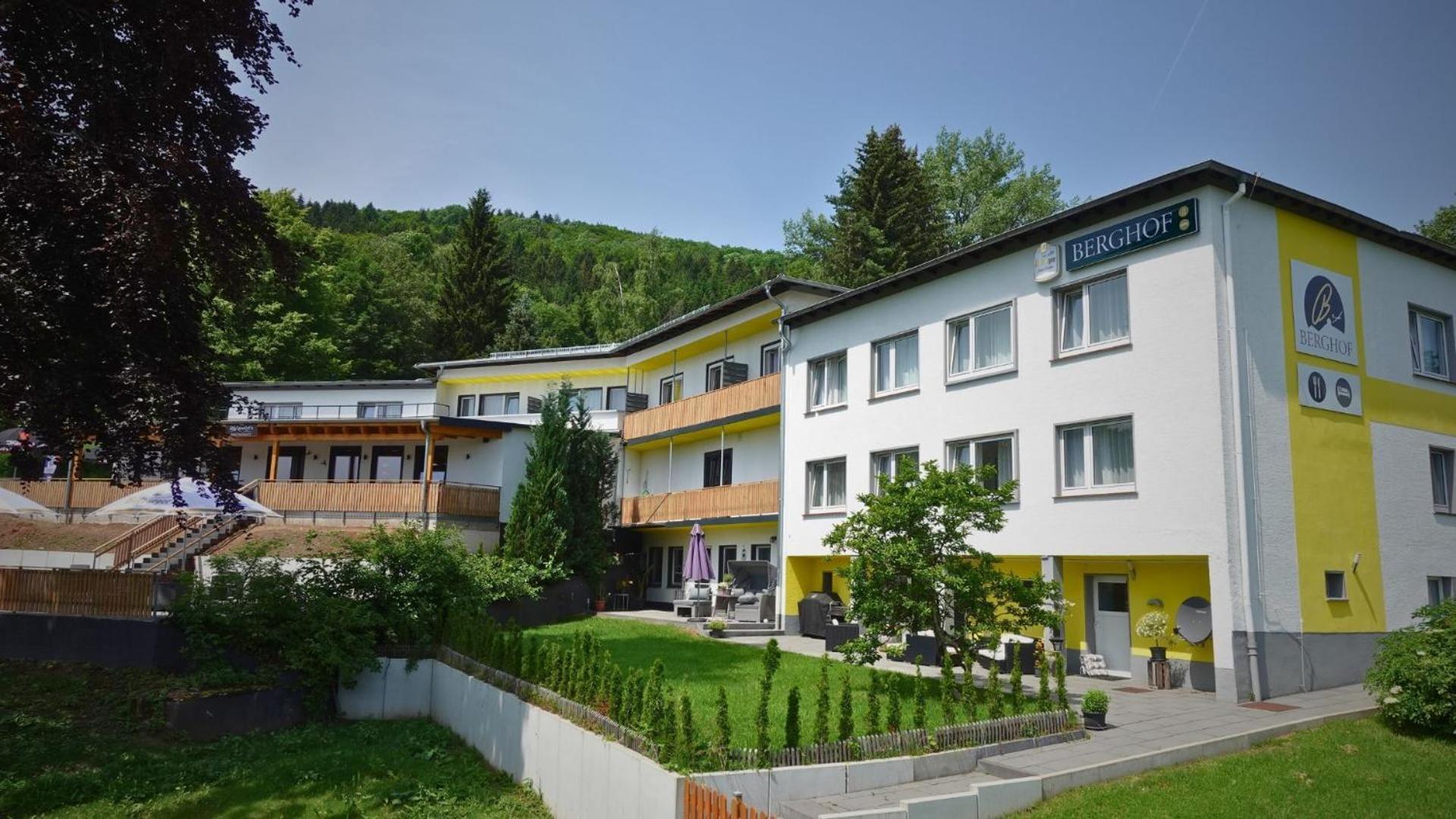 Hotel Berghof Wasserkuppe & Gaestehaus Fuldaquelle Gersfeld Kültér fotó
