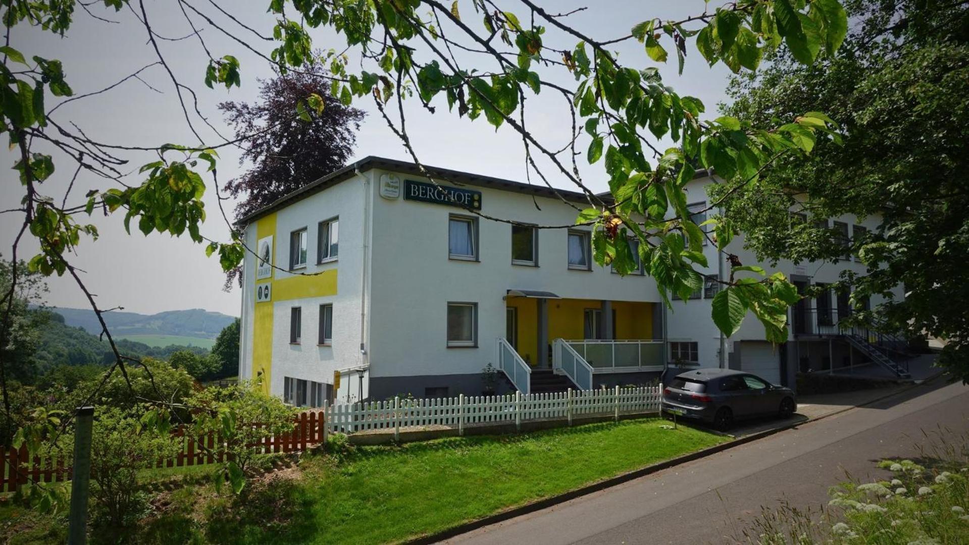 Hotel Berghof Wasserkuppe & Gaestehaus Fuldaquelle Gersfeld Kültér fotó